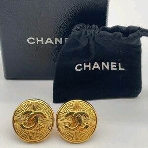 100% Authentic Chanel Coco Marks Round GP  Earrings  W/Box/Bag